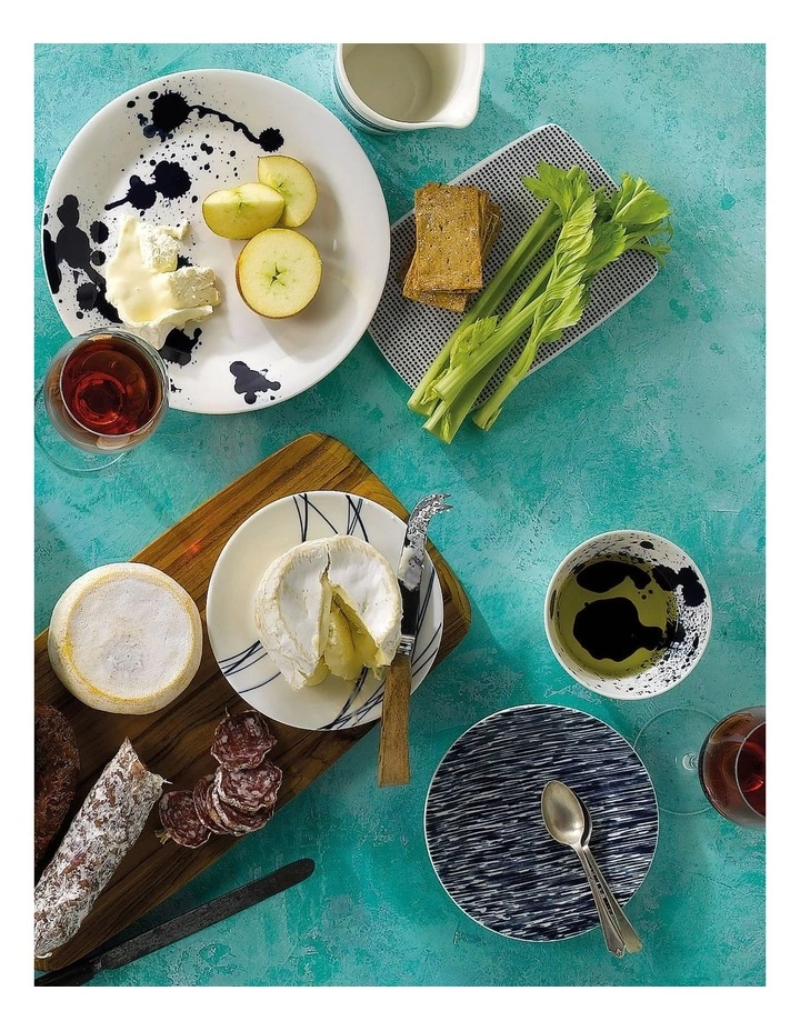 Royal Doulton Pacific 23.5cm Set of 6 Mixed Plates White/Blue 4 Royal Doulton Pacific 23.5cm Set of 6 Mixed Plates White/Blue - Image 4